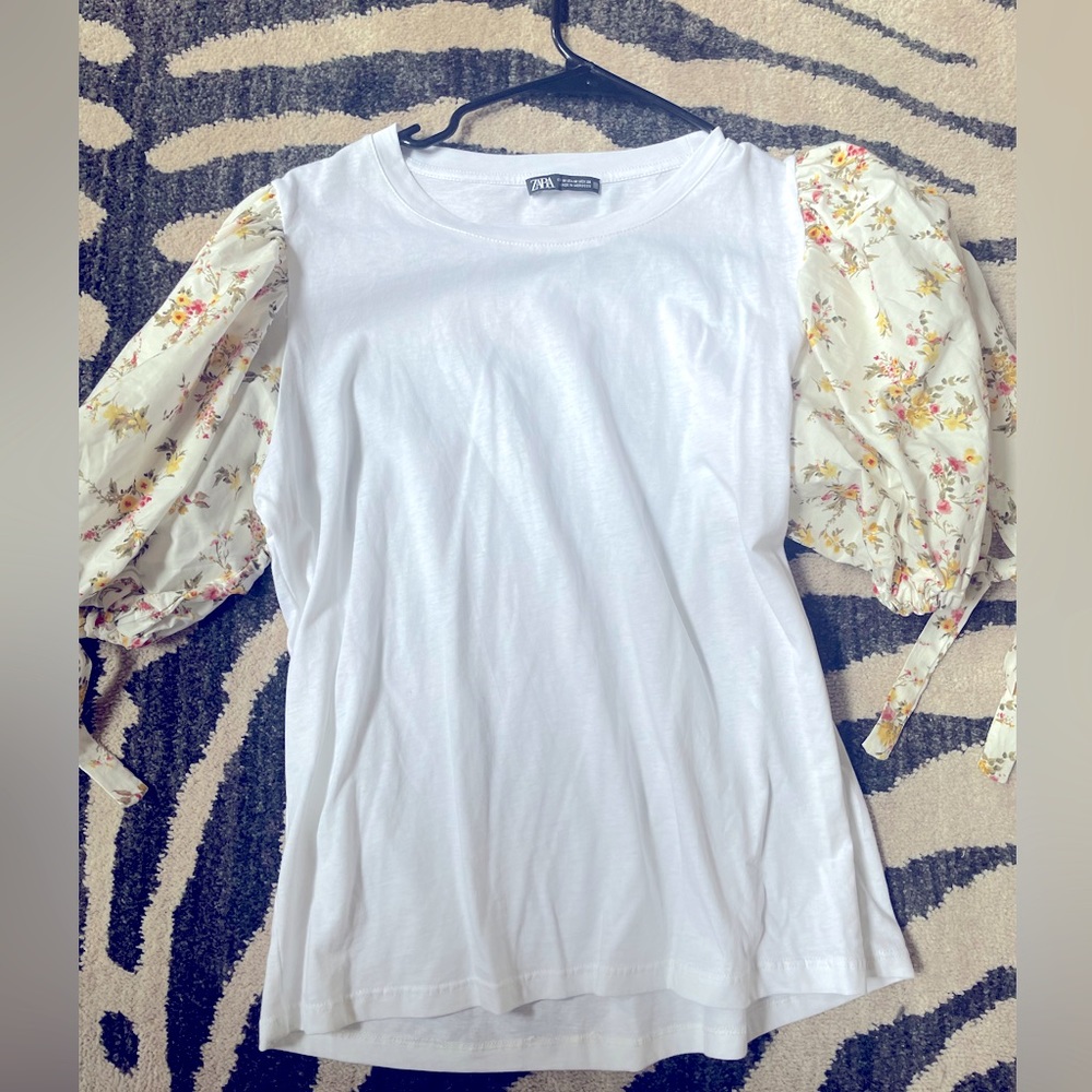Zara puff sleeve top size M